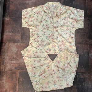 Vintage VANITY FAIR Yellow Two-Piece Pajama Set Size X Large